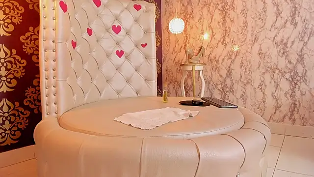 Snapshot of Selenecollins chatting on 03-06-25, 03:45 Selenecollins online show from 03-06-25, 03:45