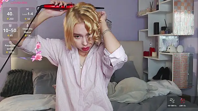 White Lioness online show from 10-23-25, 02:16