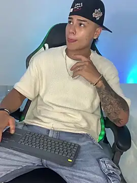 SantiagoReyesFtt online show from 03-11-25, 08:20