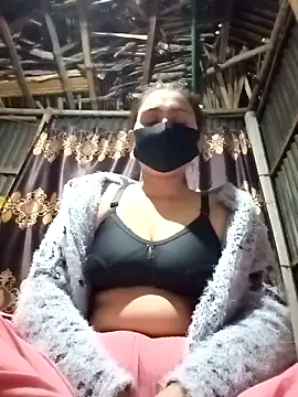 Snapshot of HenaAra chatting on 02-04-25, 05:45 HenaAra online show from 02-04-25, 05:45