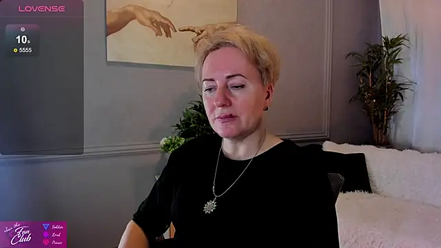 Nika Smit online show from 01-17-25, 10:00