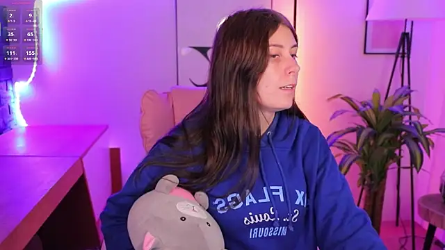 Snapshot of Hailey_Green chatting on 11-12-25, 10:09 Hailey Green online show from 11-12-25, 10:09