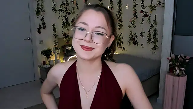 Snapshot of SereneFlame chatting on 04-28-26, 07:30 SereneFlame online show from 04-28-26, 07:30