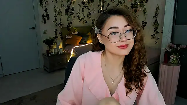 Snapshot of SereneFlame chatting on 05-24-26, 10:20 SereneFlame online show from 05-24-26, 10:20