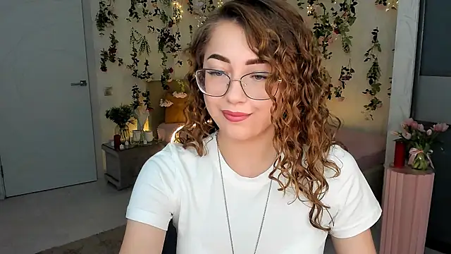 Snapshot of SereneFlame chatting on 05-25-26, 04:02 SereneFlame online show from 05-25-26, 04:02