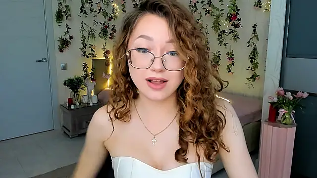 Snapshot of SereneFlame chatting on 06-10-26, 10:14 SereneFlame online show from 06-10-26, 10:14