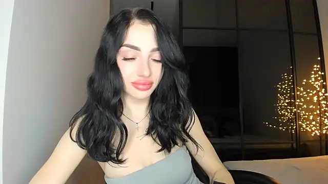 NancyLovee  online show from 11-30-25, 08:35