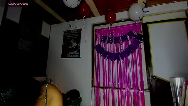 Snapshot of Nenita_Hot_ chatting on 09-25-25, 03:54 Nenita Hot online show from 09-25-25, 03:54