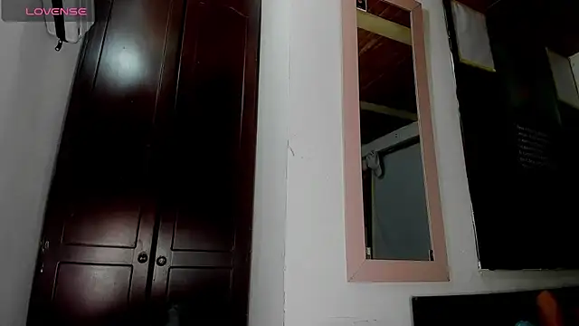 Snapshot of Nenita_Hot_ chatting on 10-07-25, 10:07 Nenita Hot online show from 10-07-25, 10:07