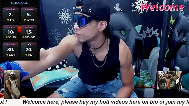 Snapshot of MikeRose94 chatting on 02-14-26, 04:48 MikeRose94 online show from 02-14-26, 04:48