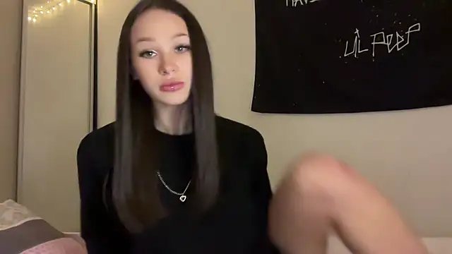 ur molly online show from 10-31-25, 12:17