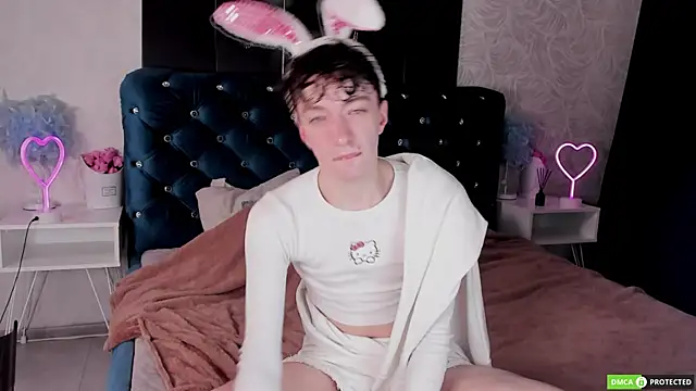 TrevorBenson online show from 09-17-25, 01:46