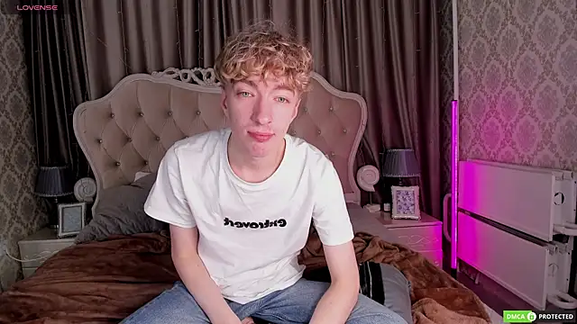 TrevorBenson online show from 10-04-25, 03:59