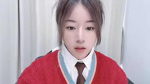 Snapshot of chloe-01 chatting on 12-13-24, 04:22 chloe-01 online show from 12-13-24, 04:22