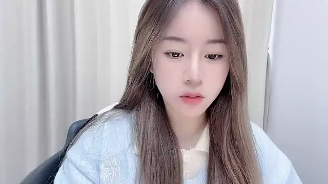 Snapshot of chloe-01 chatting on 12-22-24, 04:17 chloe-01 online show from 12-22-24, 04:17