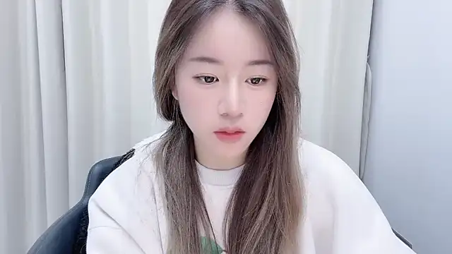 Snapshot of chloe-01 chatting on 12-22-24, 12:16 chloe-01 online show from 12-22-24, 12:16