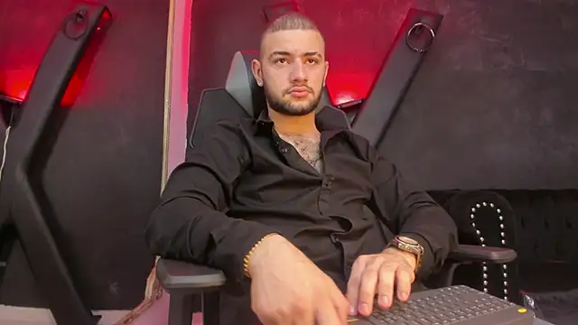 MaximusDick1  online show from 09-20-25, 03:29