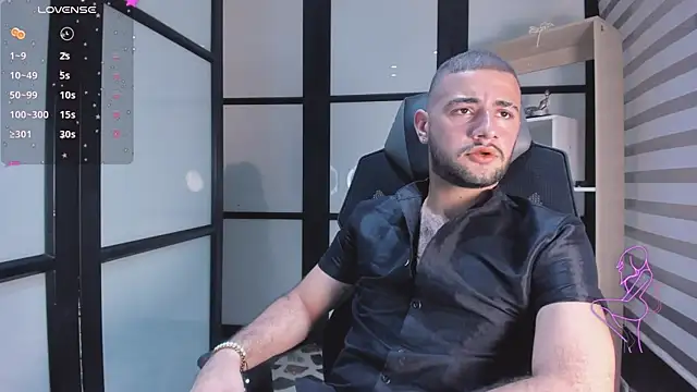 MaximusDick1  online show from 09-27-25, 08:03