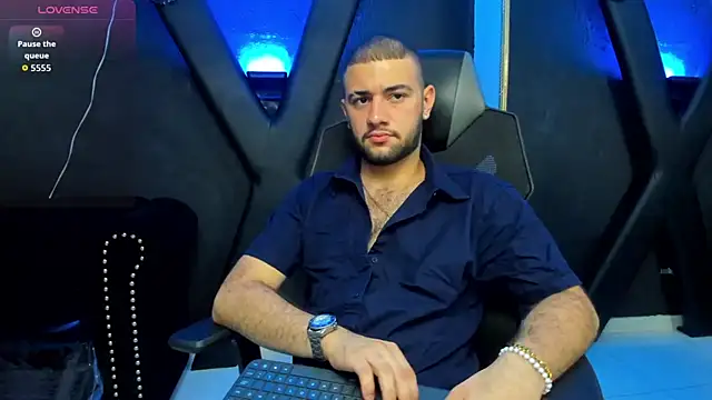 MaximusDick1  online show from 10-01-25, 03:12