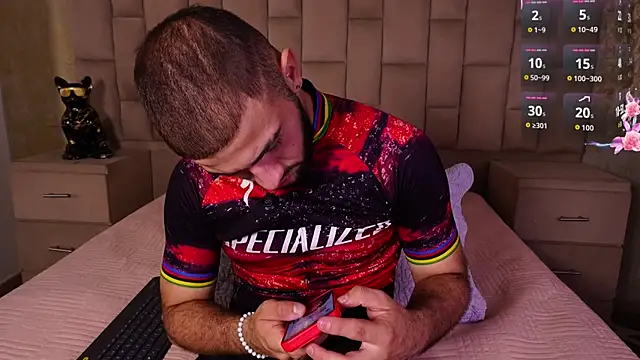 MaximusDick1  online show from 12-04-25, 05:06