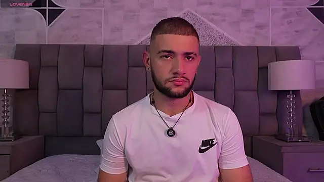 MaximusDick1  online show from 12-18-25, 04:51