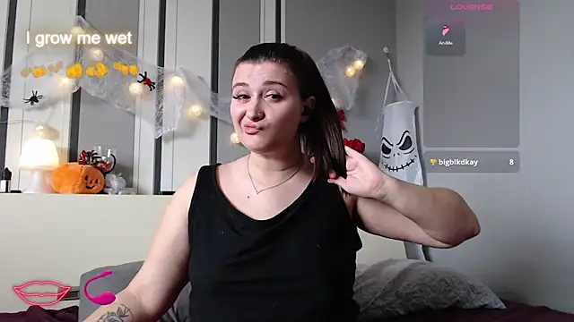 Jadelli online show from 10-15-25, 07:41