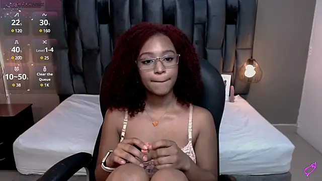 Lorena Vieira  online show from 01-07-25, 07:59