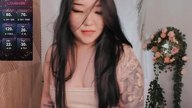 Snapshot of mei_honey_ chatting on 02-21-25, 05:09 mei honey  online show from 02-21-25, 05:09