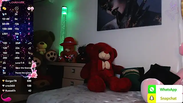 Snapshot of EvelynAisha chatting on 02-14-25, 03:58 EvelynAisha online show from 02-14-25, 03:58