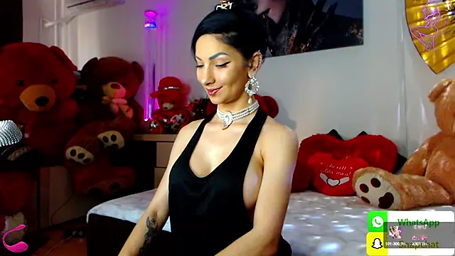 Snapshot of EvelynAisha chatting on 03-21-25, 03:13 EvelynAisha online show from 03-21-25, 03:13