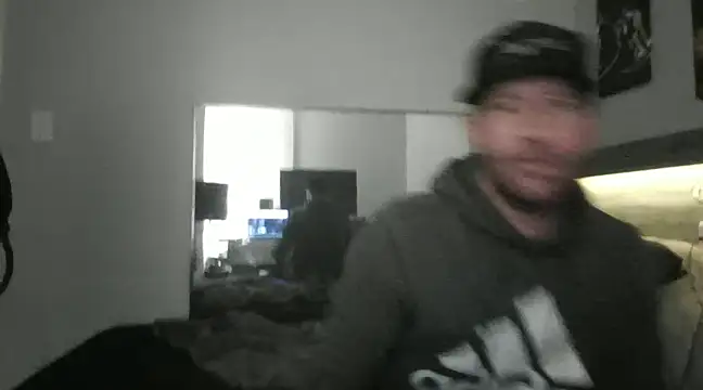 Snapshot of Edward_LongCock chatting on 01-16-25, 04:07 Edward LongCock online show from 01-16-25, 04:07