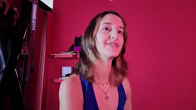 Ambar Roux  online show from 12-14-25, 12:10