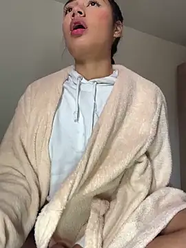 Snapshot of _Luana chatting on 12-30-24, 12:42 Luana online show from 12-30-24, 12:42