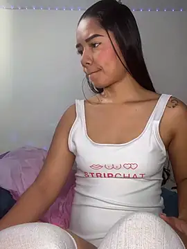 Snapshot of _Luana chatting on 03-12-25, 09:12 Luana online show from 03-12-25, 09:12