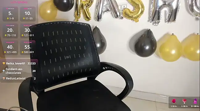 Snapshot of Reika_01 chatting on 12-22-24, 06:06 Reika 01 online show from 12-22-24, 06:06