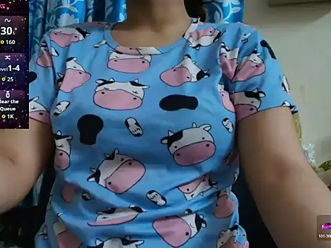 Snapshot of Reika_01 chatting on 06-18-26, 02:01 Reika 01 online show from 06-18-26, 02:01