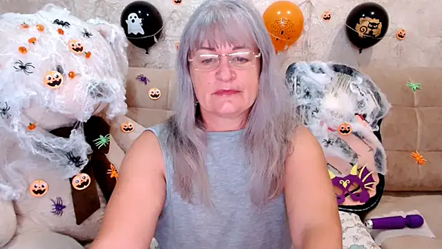 Snapshot of SiberiabBerry chatting on 10-29-25, 02:52 SiberiabBerry online show from 10-29-25, 02:52