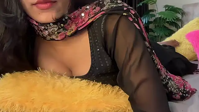 Snapshot of sexy_m23 chatting on 10-06-25, 03:37 sexy m23 online show from 10-06-25, 03:37