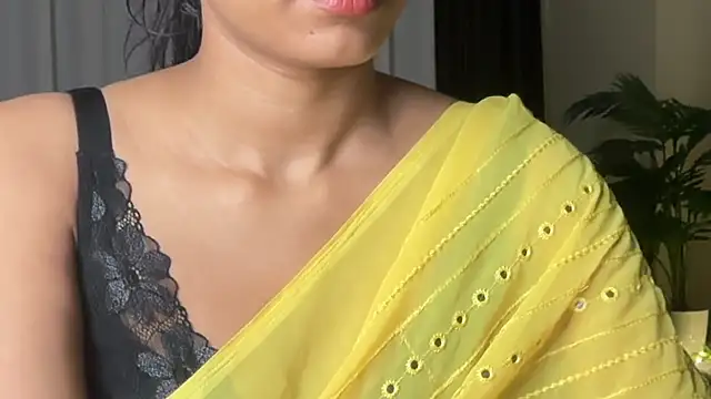 Snapshot of sexy_m23 chatting on 10-31-25, 05:36 sexy m23 online show from 10-31-25, 05:36