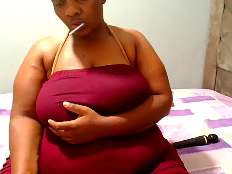 Hips2seyy86 online show from 04-18-26, 08:31