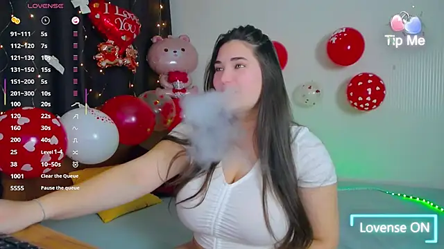 Lillianhot68 online show from 02-13-25, 01:48