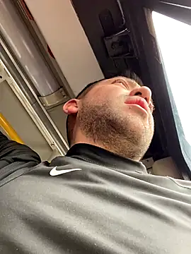 JuanZapata33 online show from 11-21-25, 05:22