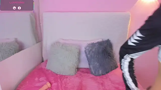 Hannie ws online show from 03-11-26, 07:42