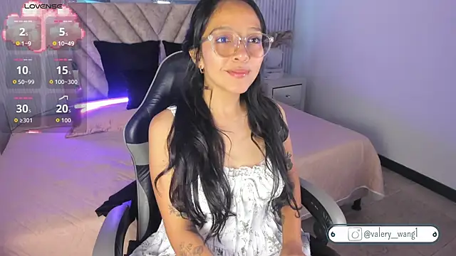 Valery wang online show from 11-08-25, 11:54