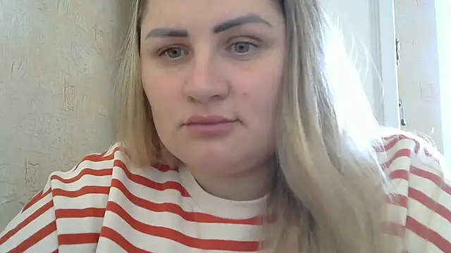 Snapshot of Honeydew-Waves chatting on 04-28-26, 07:13 Honeydew-Waves online show from 04-28-26, 07:13
