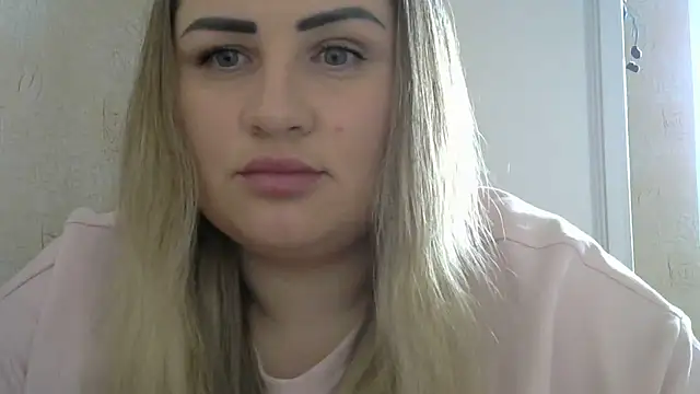 Snapshot of Honeydew-Waves chatting on 05-31-26, 06:21 Honeydew-Waves online show from 05-31-26, 06:21