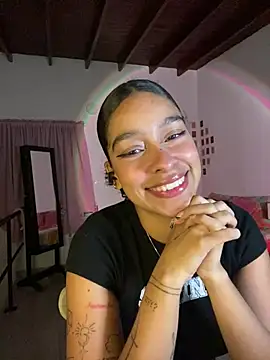 Snapshot of Arteatenea__ chatting on 02-14-25, 06:45 Arteatenea online show from 02-14-25, 06:45