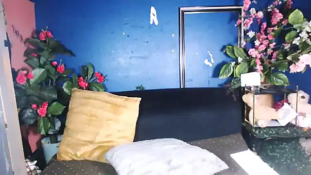 Littleindianmilf online show from 03-11-26, 09:37