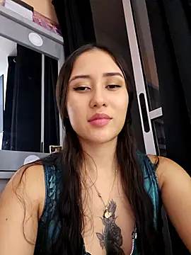 Snapshot of Selena_blake chatting on 11-05-25, 11:38 Selena blake online show from 11-05-25, 11:38