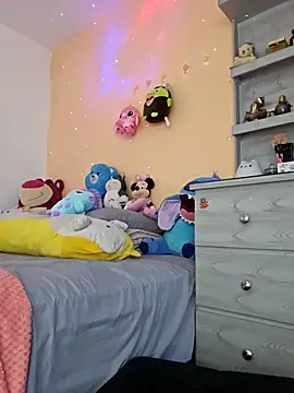 Snapshot of Selena_blake chatting on 11-06-25, 10:43 Selena blake online show from 11-06-25, 10:43